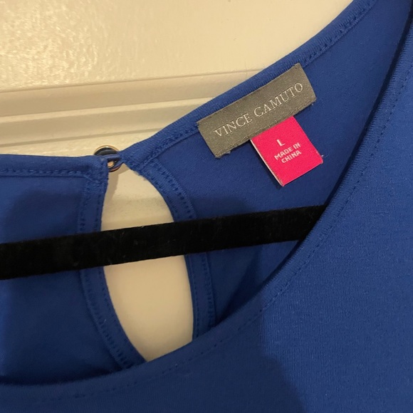 Vince Camuto royal blue size L cold shoulder long sleeve shirt / flutter back - Picture 7 of 8